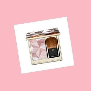 New cle de peau luminizing face enhancer refill